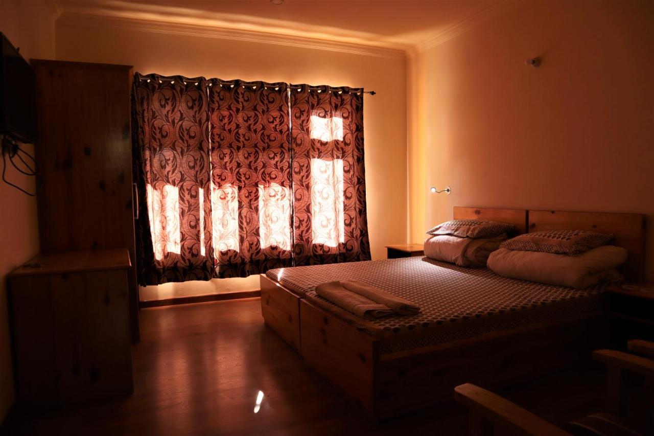 The Puma House Hotel Лех Екстериор снимка