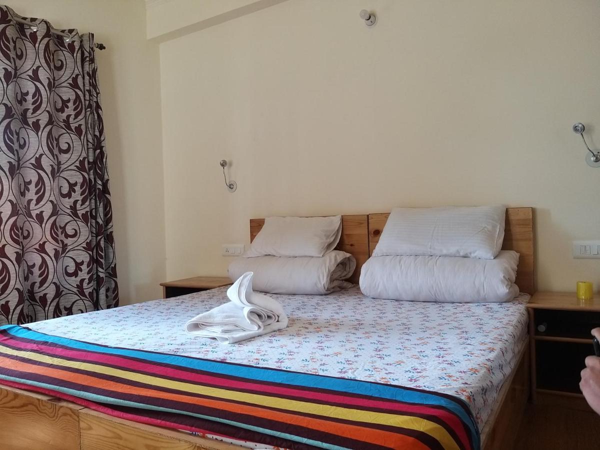 The Puma House Hotel Лех Екстериор снимка