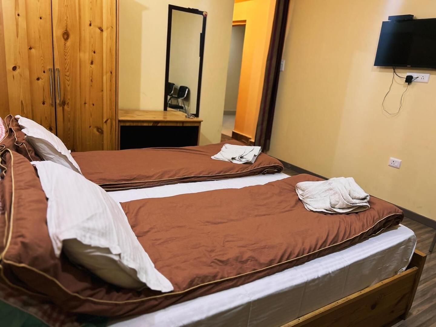 The Puma House Hotel Лех Екстериор снимка
