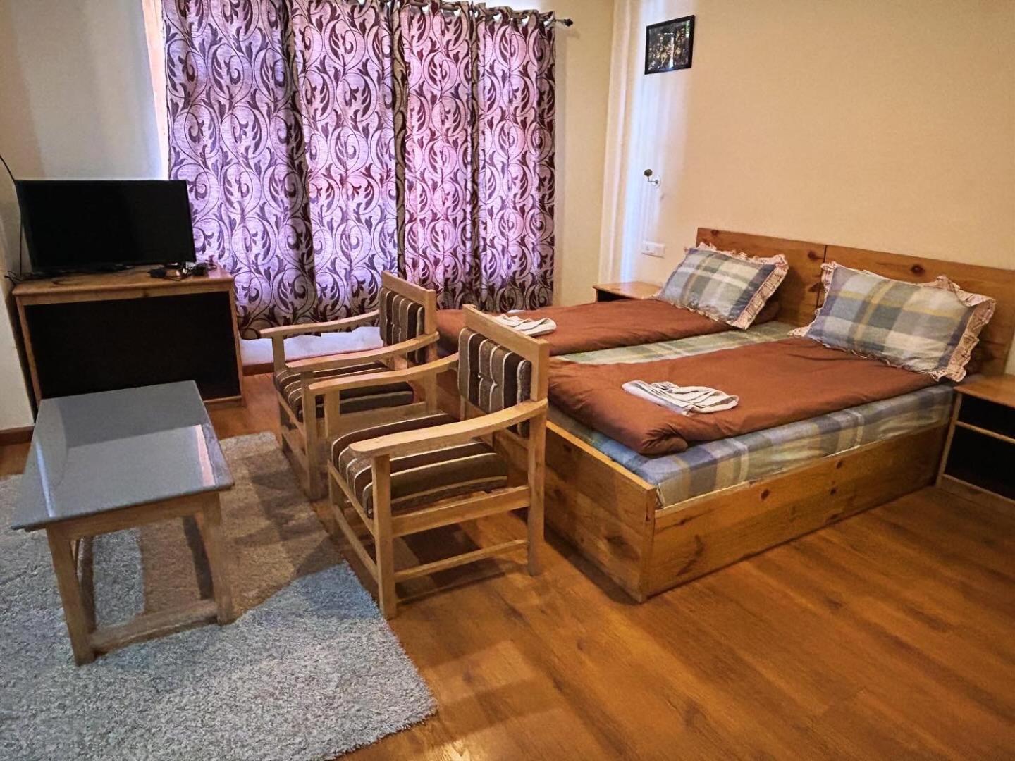 The Puma House Hotel Лех Екстериор снимка